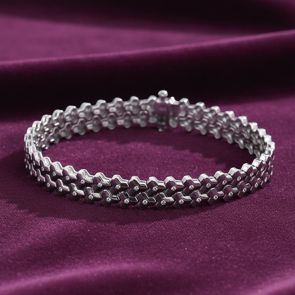 BoxUnboxed Apex interlocking moissanite chain link bracelet in solid 925 sterling silver with platinum rhodium plating.